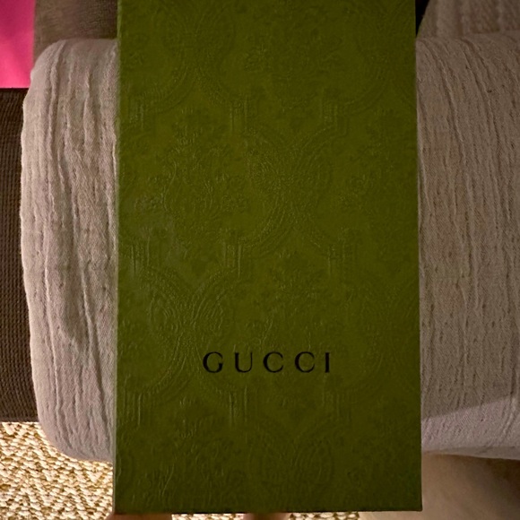 CONTINENTAL WALLET WITH GUCCI SCRIPT - Picture 1 of 7